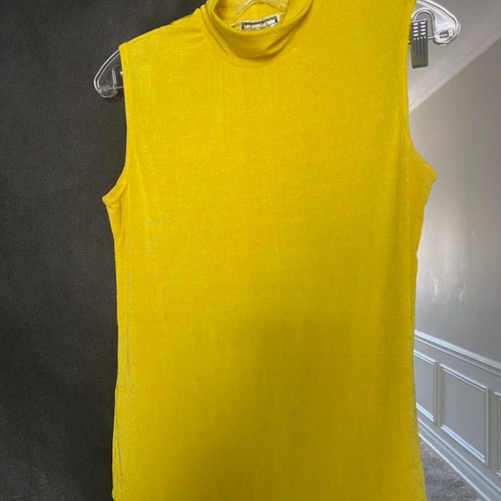 VINTAGE  SUPER SOFT TOP    WITH A MOCK  NECK